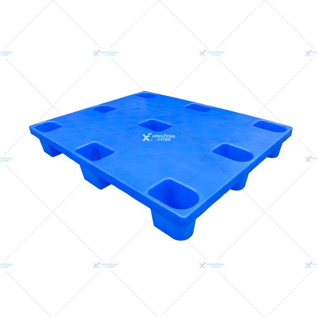 Nestable plastic pallets1